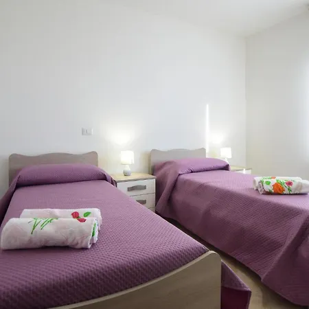 4 Bedroom Amazing In * Marsiliana