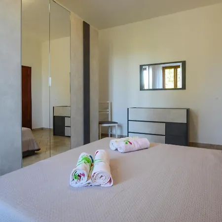 4 Bedroom Amazing In Marsiliana